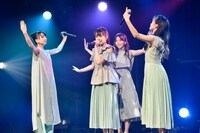 「『まだ見ぬ世界』リリース記念 トーク＆ライブ」の様子。