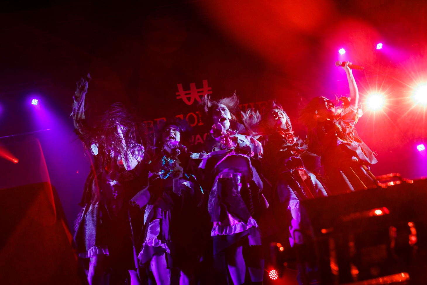 GO TO THE BEDS（Photo by sotobayashi kenta）