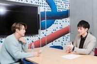 左からRIKU、林部智史。