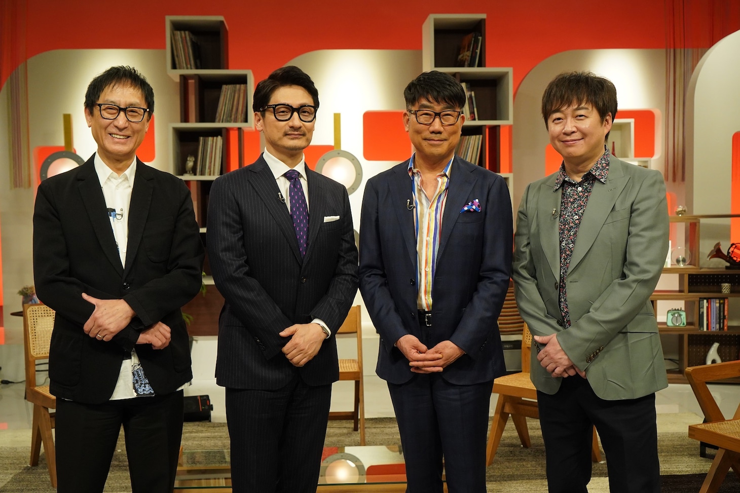 左から武部聡志、松尾潔、亀田誠治、本間昭光。（写真提供：NHK）