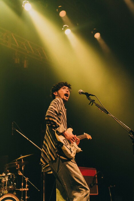 玉置周啓（Vo, G）（撮影：マスダレンゾ）