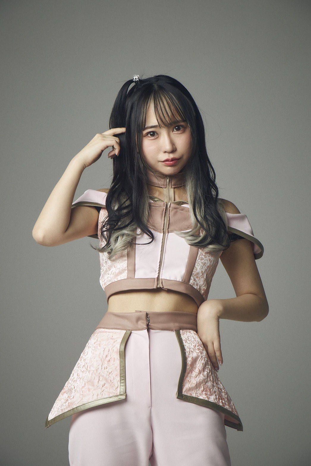新菜まこ