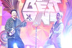 MIYAVIと三味線プレイヤーの上妻宏光、お笑い番組「ザ・ベストワン」でスペシャルパフォーマンス