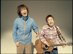 本日デビュー周年のコブクロ 1日限定の記念ムービーと初期曲mv公開 動画あり 音楽ナタリー