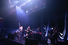 GARNiDELiAワンマンライブ「stellacage 2021」の様子。