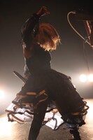 GARNiDELiAワンマンライブ「stellacage 2021」よりMARiA（Vo）。