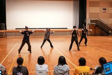 「WACK合同オーディション2021」よりグループ歌唱審査の様子。