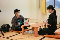 「WACK合同オーディション2021」より個人面談の様子。