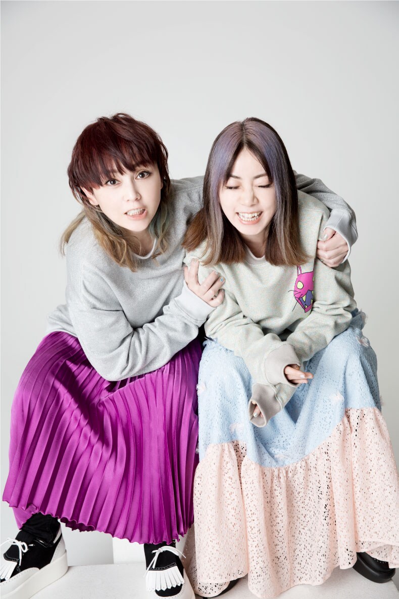 PUFFYデビュー25周年記念ライブ開催、過去の楽曲や貴重映像を詰め込んだ6枚組ボックスセットも発売