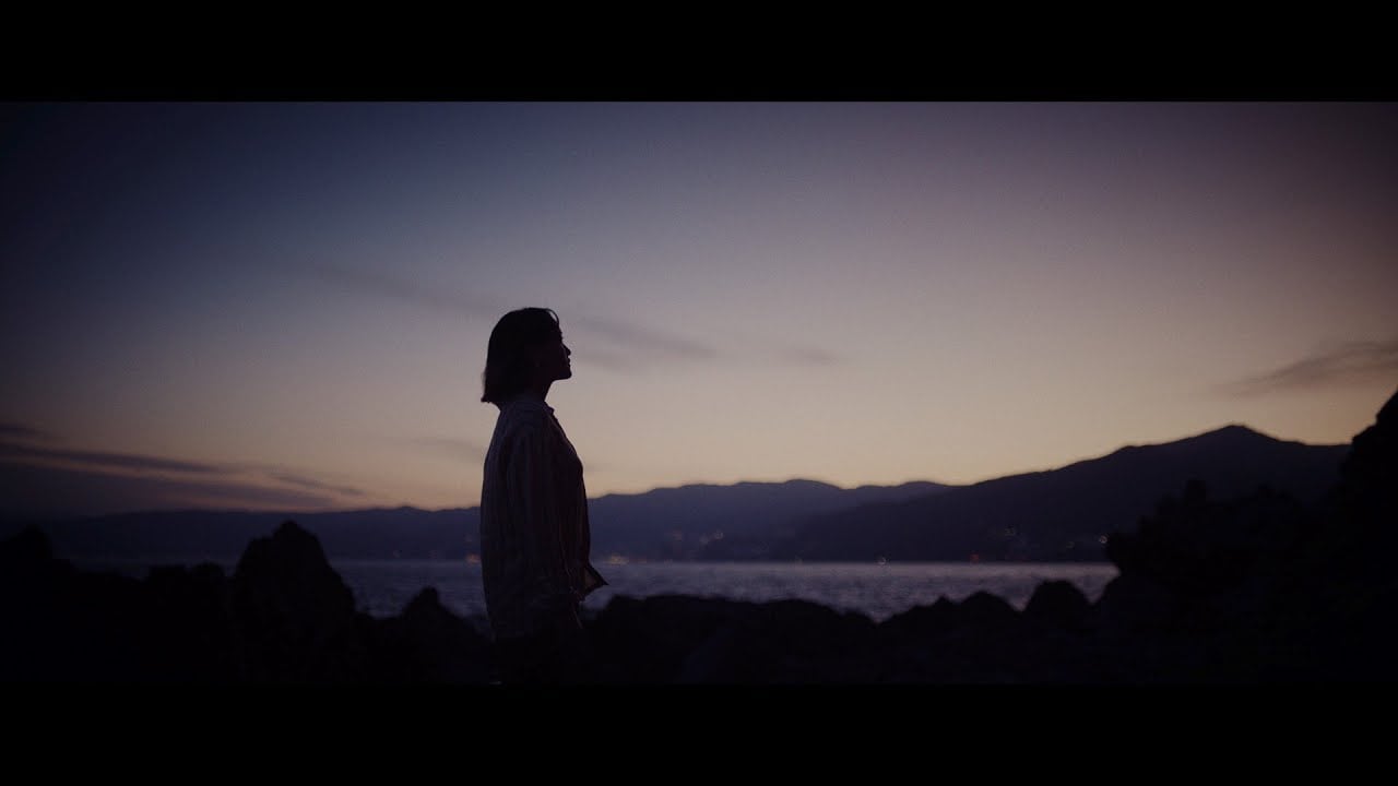 iri、別れと新たな季節の始まり描いた「はじまりの日」MVを明日24時にYouTubeプレミア公開