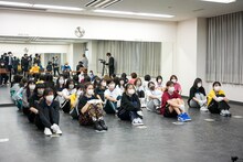 「WACK合同オーディション2021」2日目昼の課題曲発表の様子。