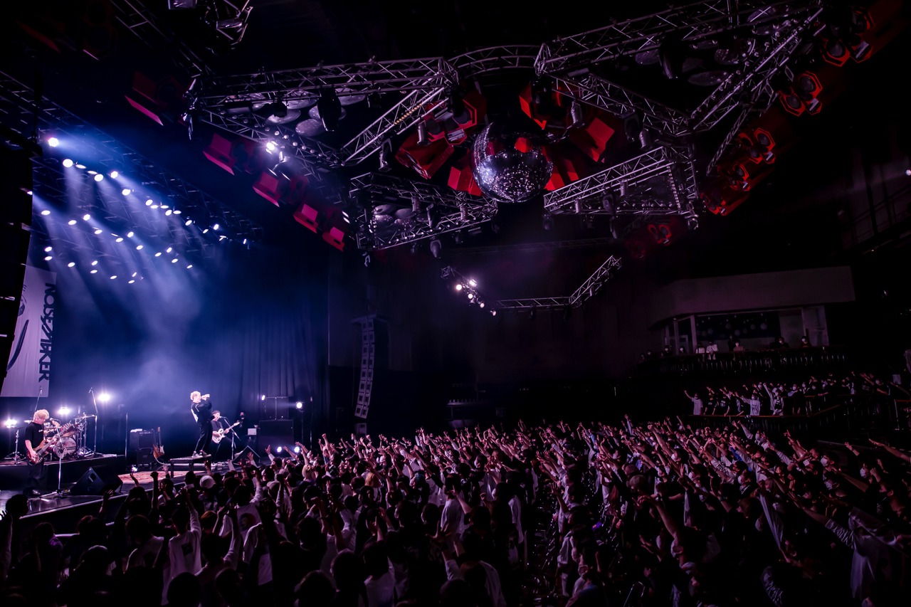 NOISEMAKER「H.U.E. TOUR『EYE TO EYE』」東京・USEN STUDIO COAST公演の様子。（Photo by Taka "Tallman"）