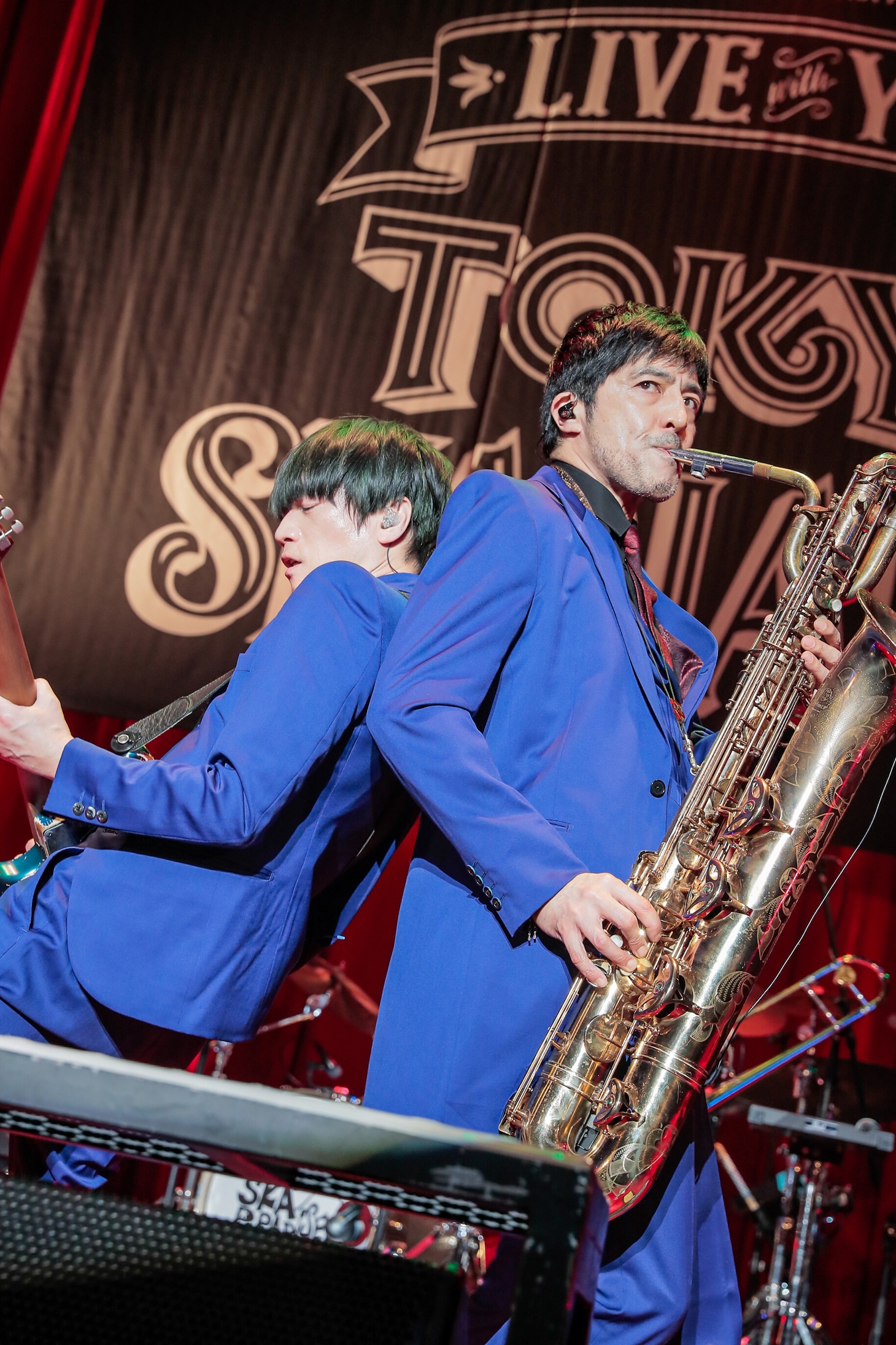 加藤隆志（G）と谷中敦（Baritone Sax）。（撮影：柴田恵理）