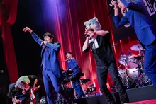 MAN WITH A MISSIONと東京スカパラダイスオーケストラ。（撮影：柴田恵理）