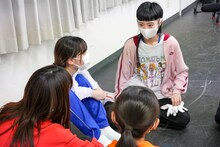 「WACK合同オーディション2021」昼のパフォーマンス審査後の様子。