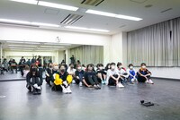 「WACK合同オーディション2021」夜のパフォーマンス審査の様子。