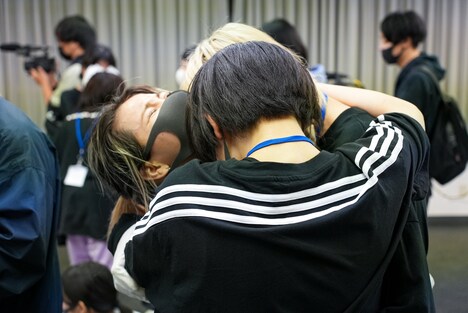 抱きあるココ・パーティン・ココ、テラシマユウカ、月ノウサギ。