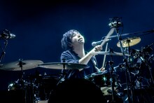 鈴木貴雄（Dr）（Photo by Viola Kam［V'z Twinkle］）