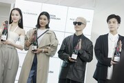 左から水原希子、YOON、VERBAL、岩田剛典。