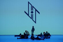 オープニングで「OH-EH-OH」をパフォーマンスするJO1。 (c)フジテレビ