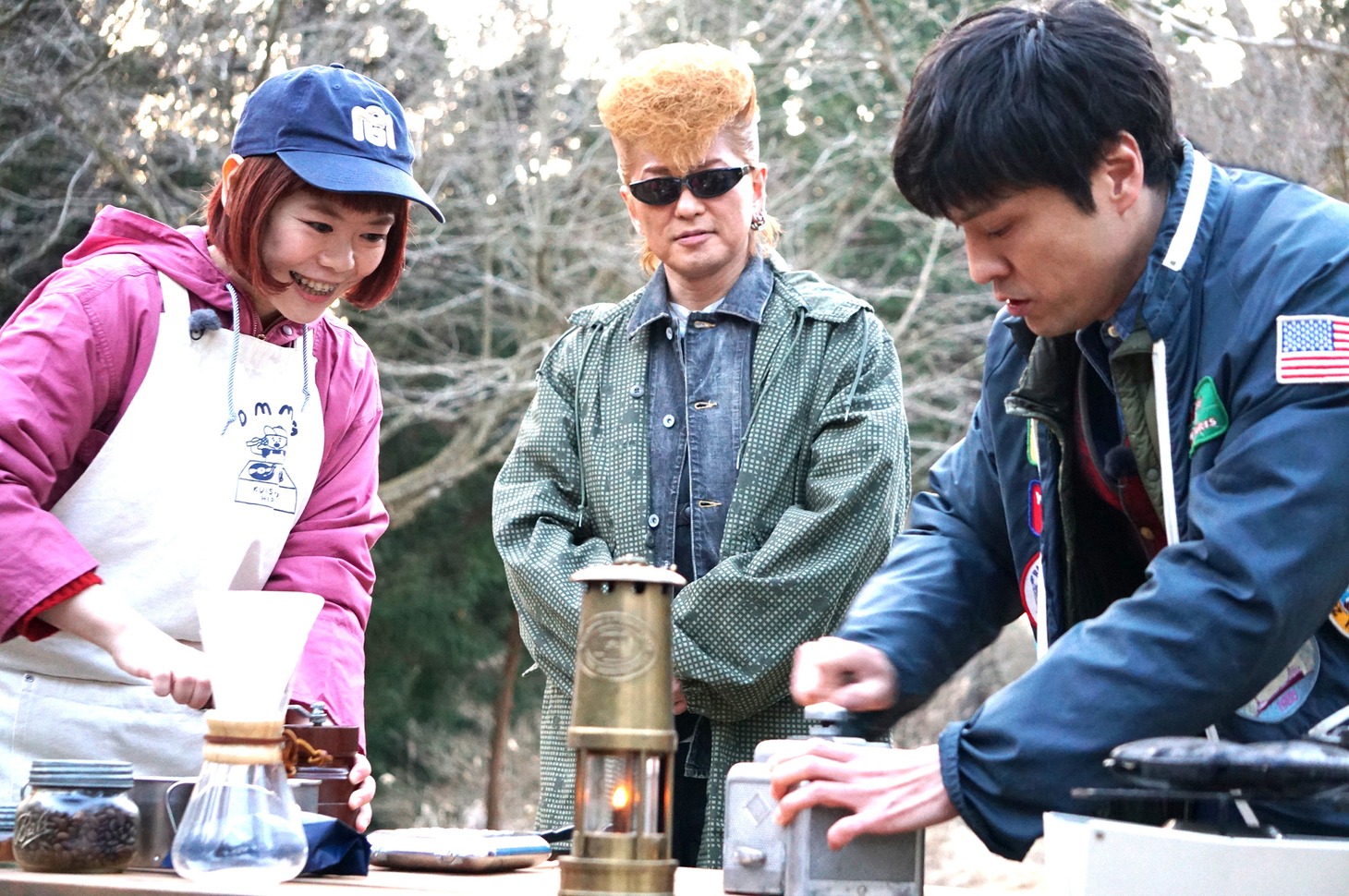 左からDJみそしるとMCごはん、綾小路翔、森山直太朗。