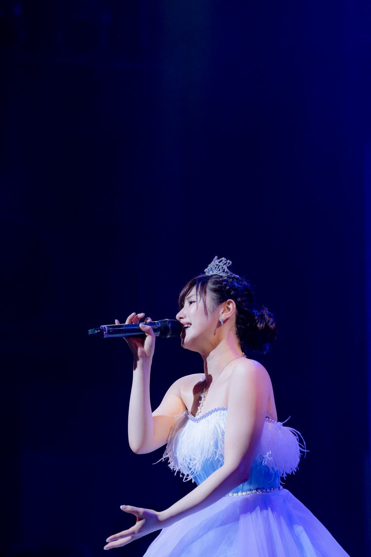 ソロ曲「My love song」を歌う舞花。