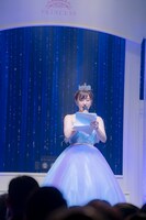 手紙を読み上げる舞花。