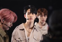 佐藤景瑚（中央） (c)フジテレビ