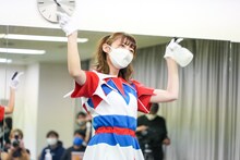 WAggの衣装を着たWACK堂前氏。