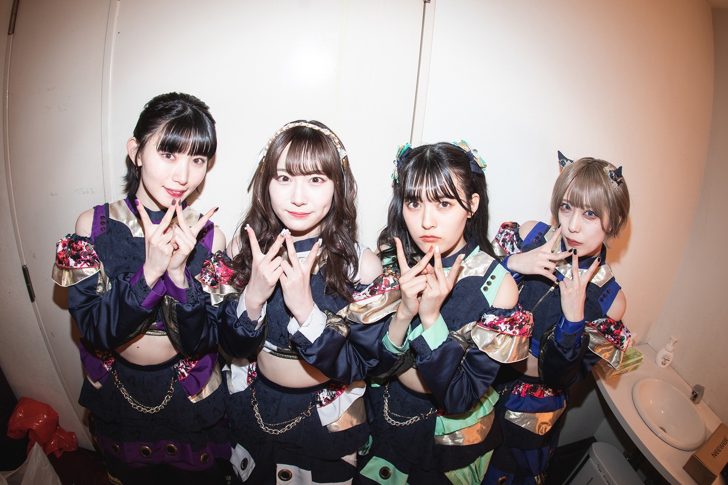 「WILL-O' FULL BLOOM TOUR TOUR FINAL」でのWILL-O'メンバー。（撮影：真島洸［Cuon］）