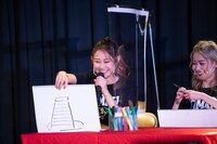 「筋肉番付」の跳び箱の絵を見せるlyrical schoolのminan。