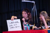 回答を発表するlyrical schoolのminan。