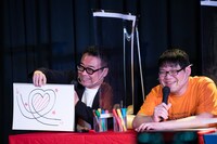 「おもカワ ～アイドル大喜利タッグトーナメント～」第0試合の様子。