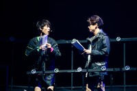 土方歳鬼（板垣瑞生）と近藤勇美（森崎ウィン）。