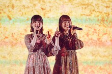 日向坂46「デビュー2周年記念　Special 2days～春の大ユニット祭り“おひさまベスト・プレイリスト2021”～」の様子。（撮影：上山陽介）