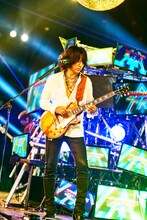 TAKURO（G）（撮影：田辺佳子）