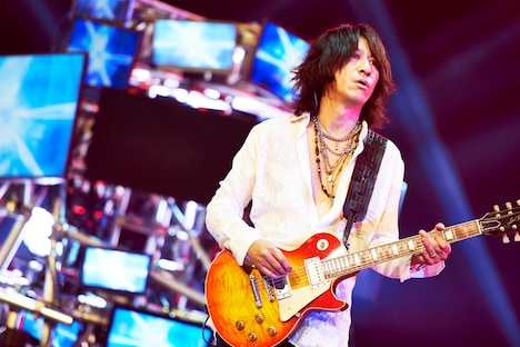 TAKURO（G）（撮影：田辺佳子）