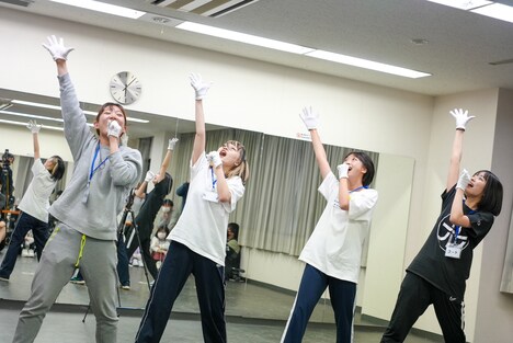 コユキデーモン、もしもしチャン、テラシマユウカ、コーラ。