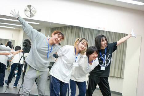 コユキデーモン、もしもしチャン、テラシマユウカ、コーラ。