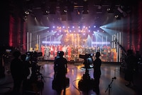 青春高校3年C組「青春高校卒業ライブ～最後に最高の自分でお別れを～」の様子。