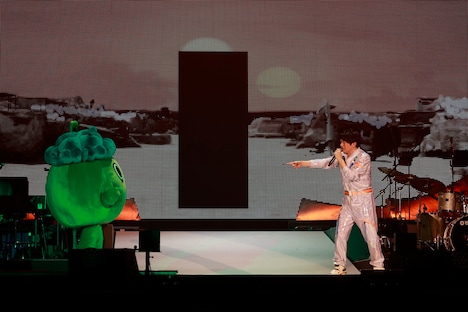 左からもすくん、小野大輔。(撮影:草刈雅之)