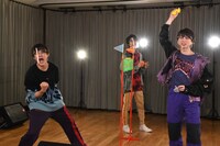 得点を決め雄叫びを上げる佐野勇斗。