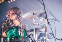 小泉拓（Dr / クリープハイプ）（撮影：西槇太一）