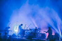 「ライブナタリー “六代目 神田伯山×クリープハイプ”」よりクリープハイプのライブパート。（撮影：西槇太一）