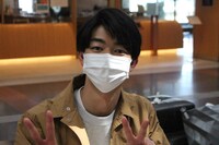 CM撮影中の吉澤要人（原因は自分にある。）。