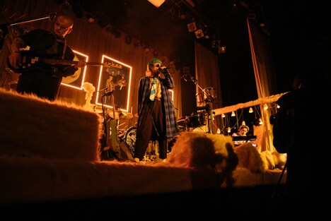 Kroi「『STRUCTURE DECK』release tour "DUEL"」追加公演の様子。（Photo by Momo Angela）