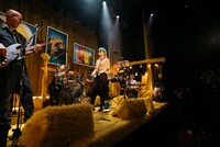 Kroi「『STRUCTURE DECK』release tour "DUEL"」追加公演の様子。（Photo by Momo Angela）