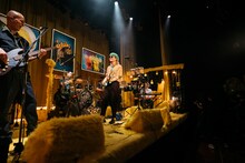 Kroi「『STRUCTURE DECK』release tour "DUEL"」追加公演の様子。（Photo by Momo Angela）