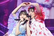 左から辻野かなみ、坂井仁香。
