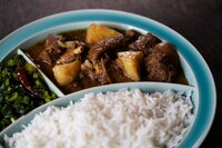 U-zhaan監修「仕切りが取れるカレー皿」